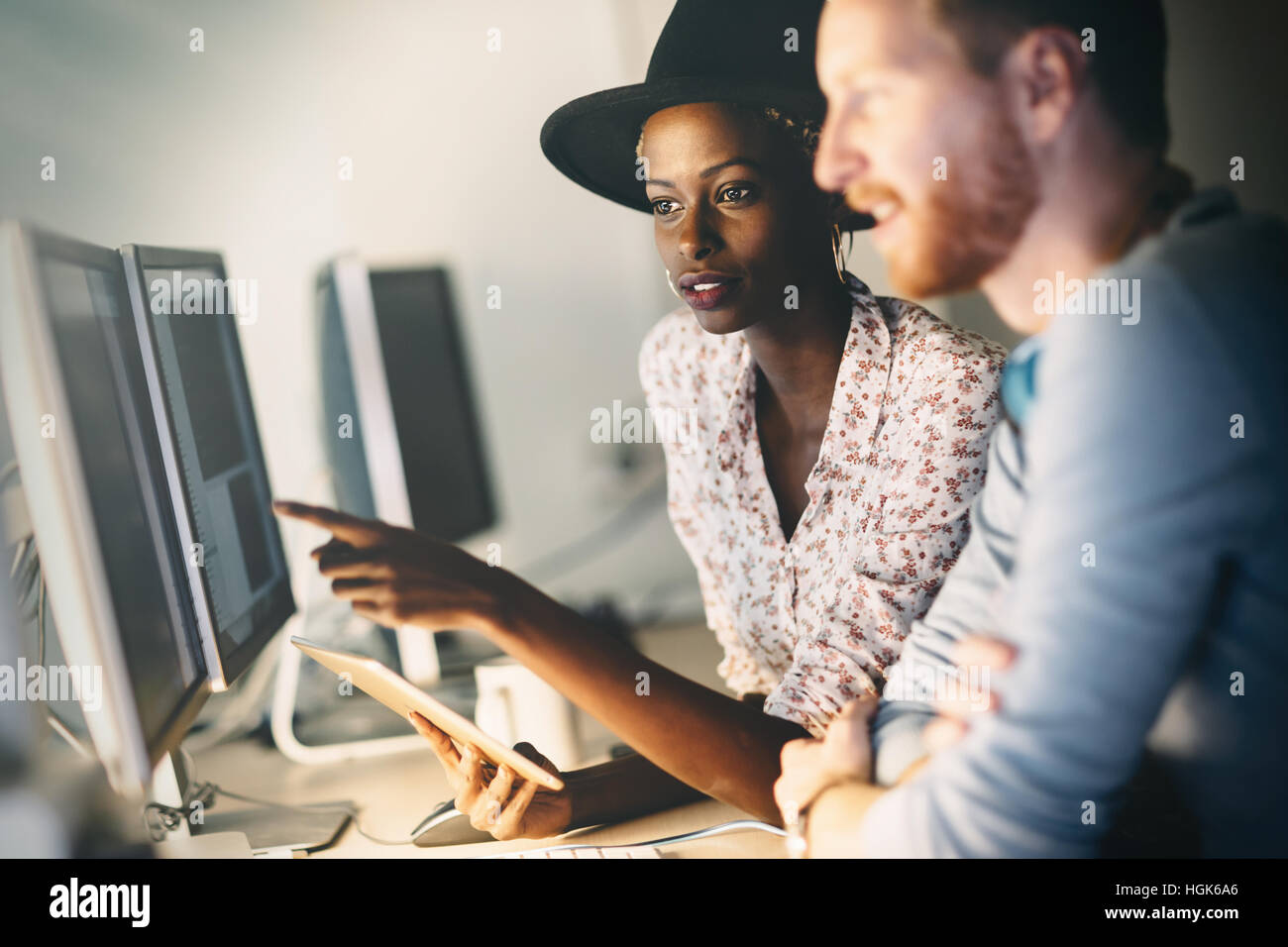 Teamwork in corporate company hi-res stock photography and images - Alamy