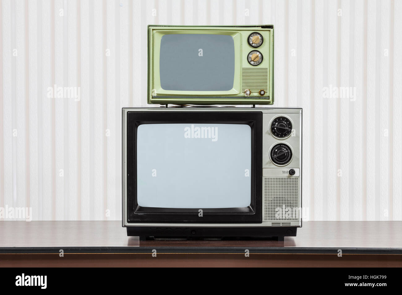 1980s tv set vintage hi-res stock photography and images - Alamy 1980s tv set vintage hi-res stock photography and images - Alamy