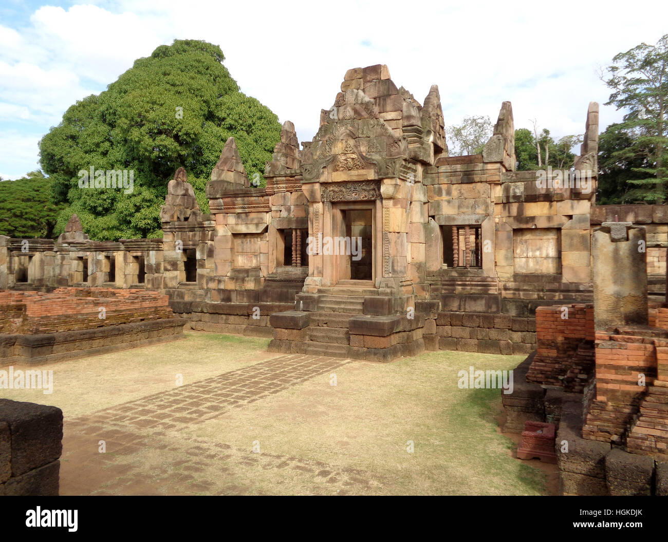 Shrine Complex Stunning Ancient Shrine of Prasat Hin Muang Tam Shrine Complex, Buriram ...