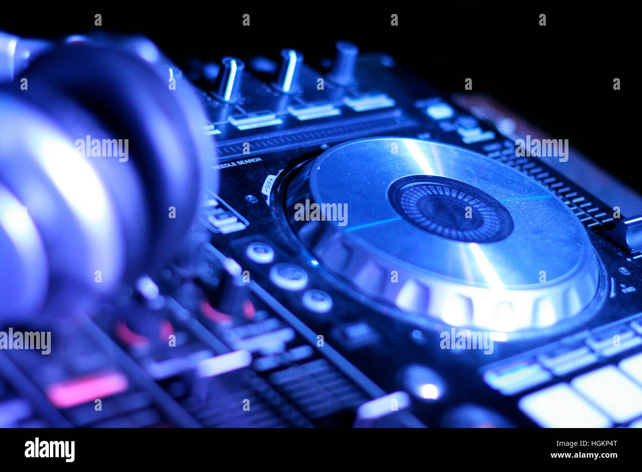 Dj equipment hi-res stock photography and images - Alamy