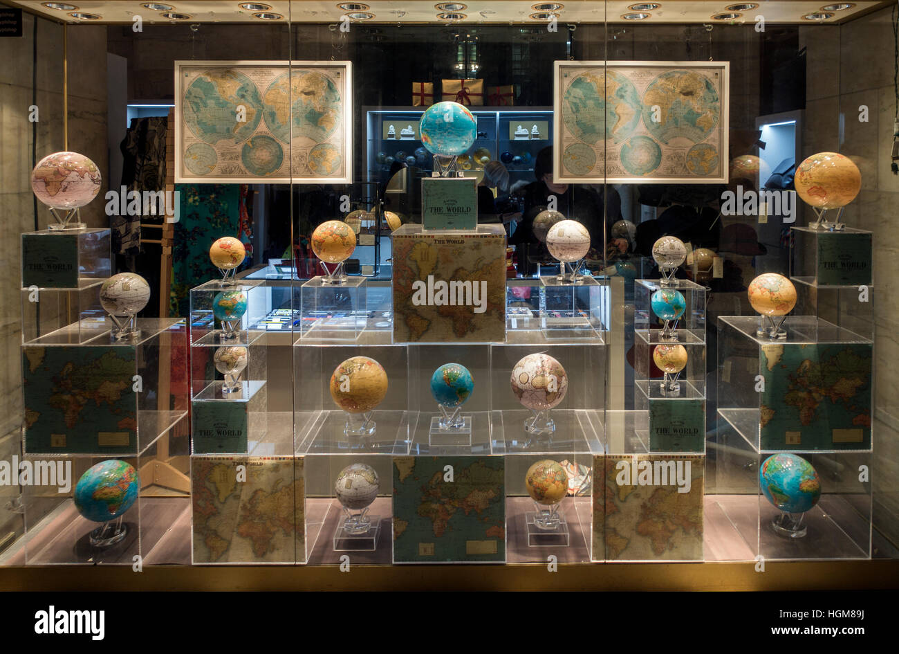 world maps and globes New York public library NYC Stock Photo - Alamy