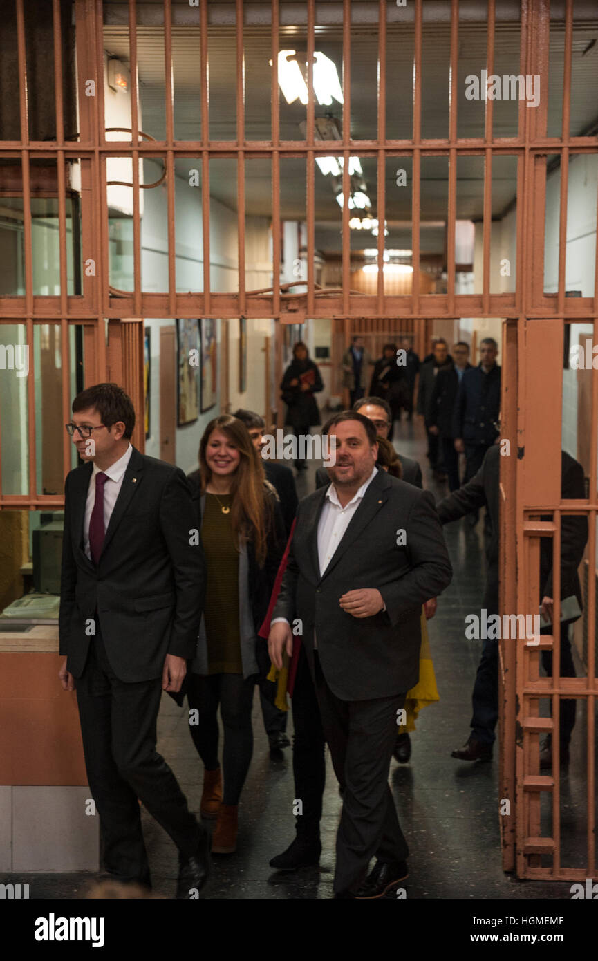 Spain, Barcelona. 10th Jan, 2017. The vice president of the Government of Catalonia, Oriol Junqueras together with the councilor of Justícia, Carles Mundó and the deputy mayor of Urbanism, Janez Sanz accessing the interior of the panopticon of the 'Model' prison.  The prison 'Model' was inaugurated in 1904 and is dean of the Catalan prisons, having become a symbol and testimony of the history of the autonomous community. Credit: Charlie Perez/Alamy Live News Stock Photo