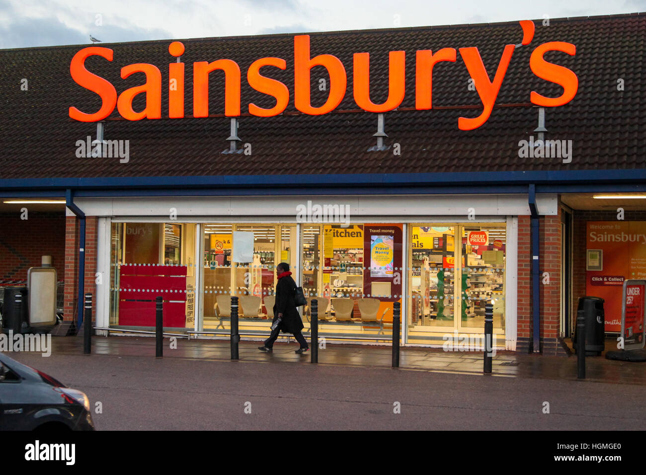 Harringay, London, UK. 11th Jan 2016. Sainsbury's store Harringay. Sainsbury's reports record Christmas sales of more than £1bn © Dinendra Haria/Alamy Live News Stock Photo