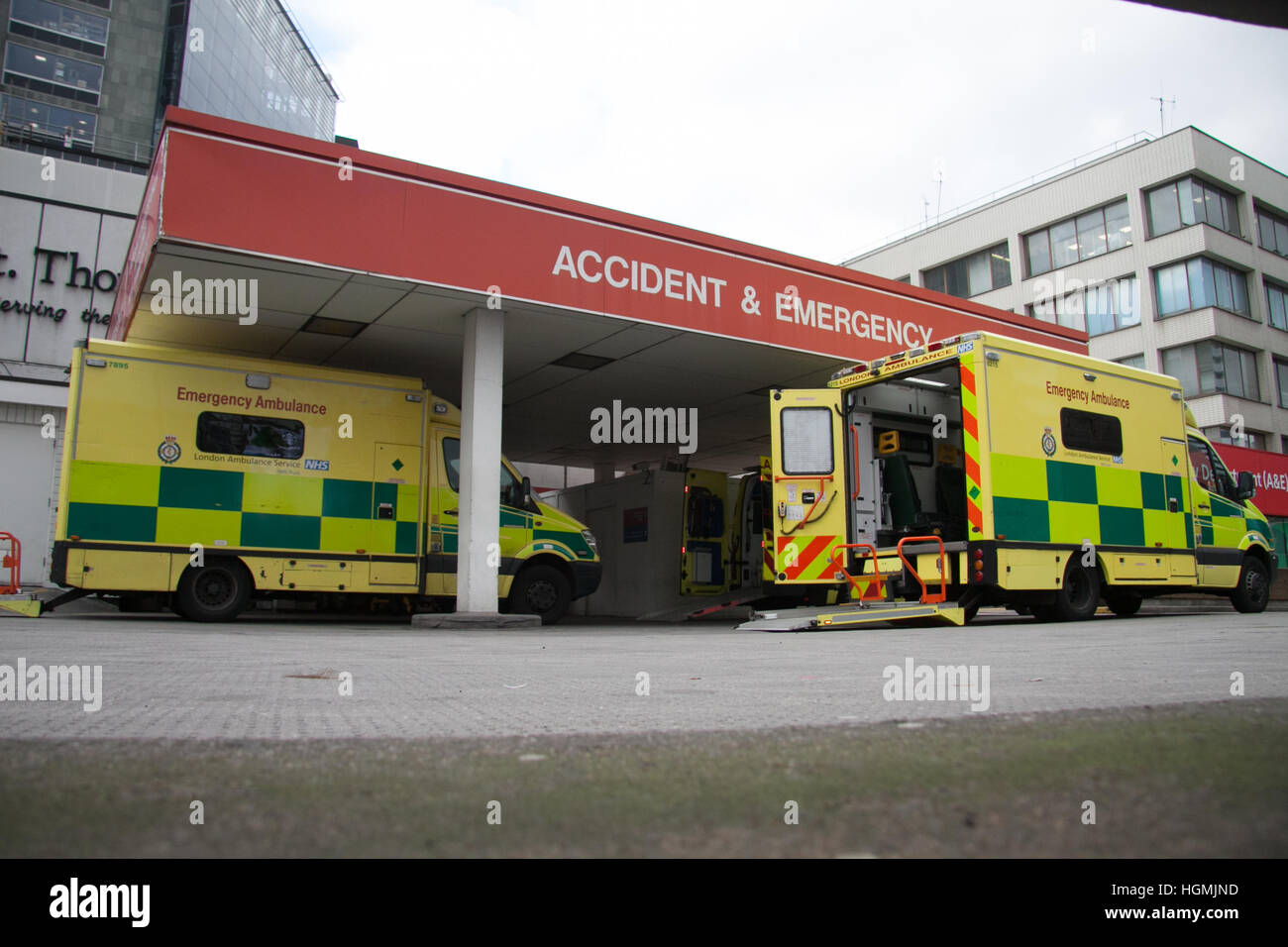 London UK.  11th January 2017. Ambulances at Saint Thomas hospital as Health Jeremy Hunt announces the A & E is in a fragile state due to needless patients checking and has  urged the  public to stay away from A&E units unless in real need, so that urgent cases can get prompt treatment Credit: amer ghazzal/Alamy Live News Stock Photo