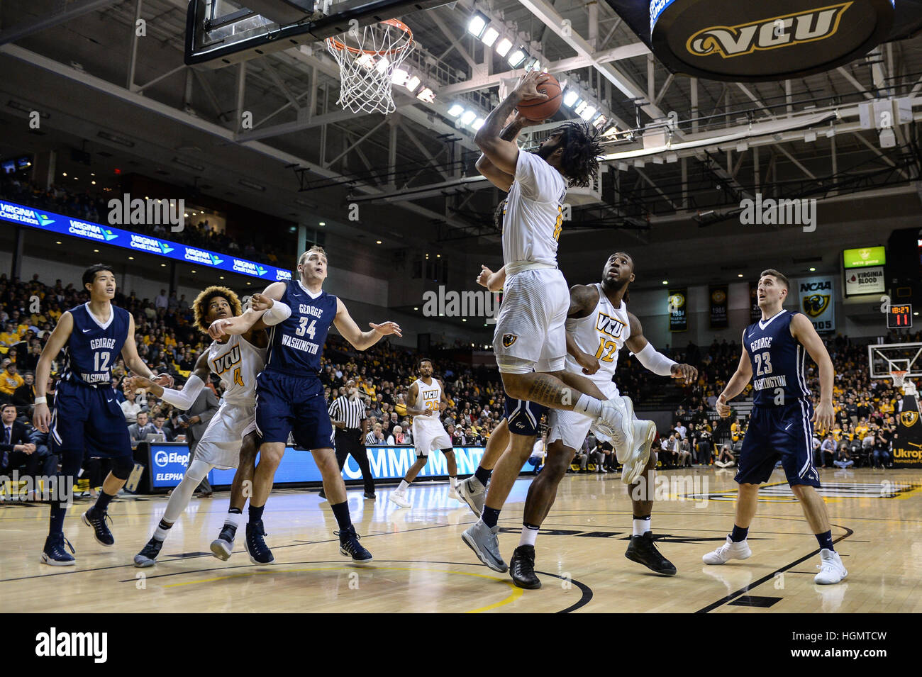 Virginia, USA. 11th Jan, 2017. JONATHAN WILLIAMS (10) shoots a layup during the game held at E.J. Wade Arena at the Stuart C. Siegel Center, Richmond, Virginia. Credit: Amy Sanderson/ZUMA Wire/Alamy Live News Stock Photo