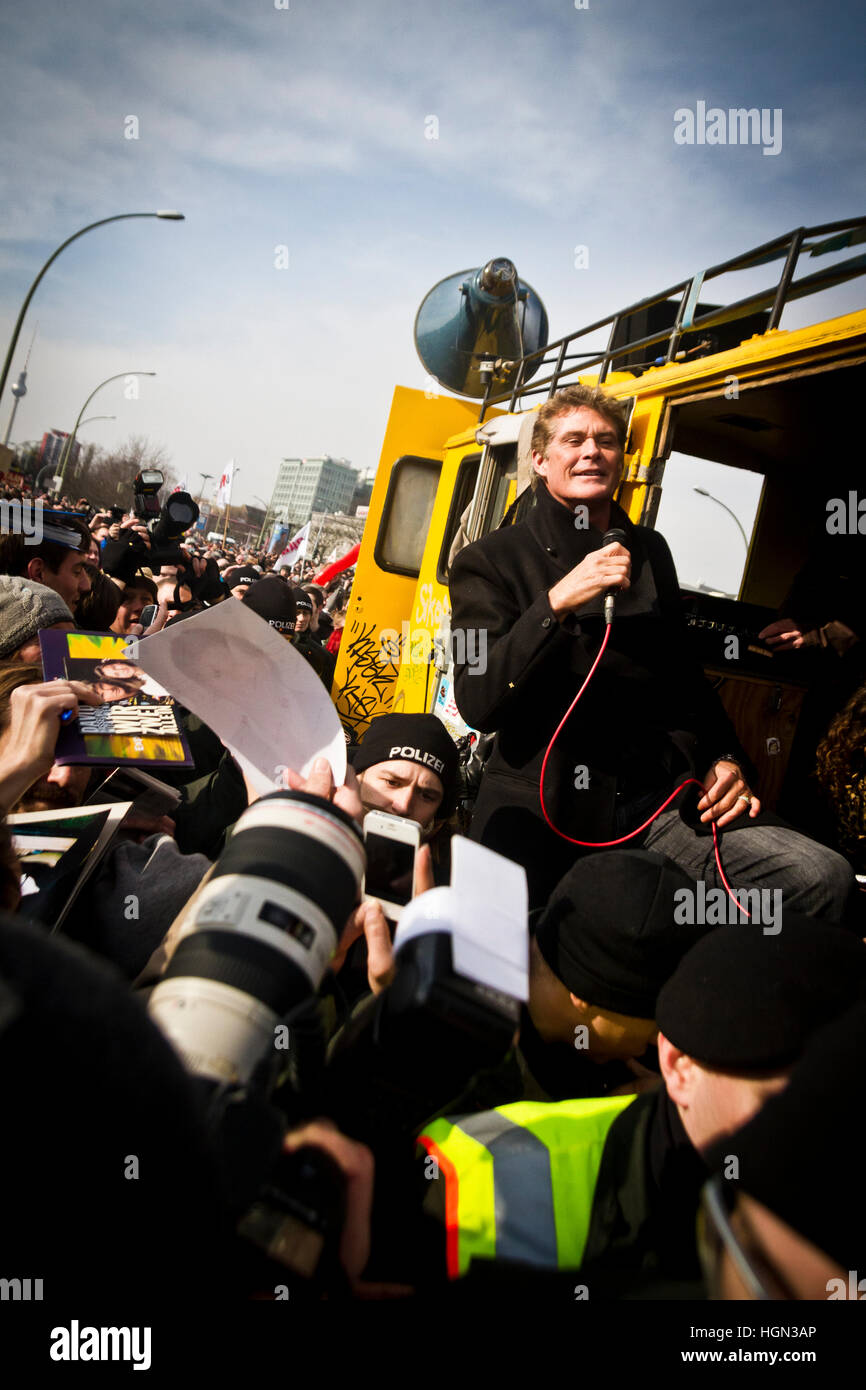 David Hasselhoff visits Berlin in 2013 to protest the demolition of a