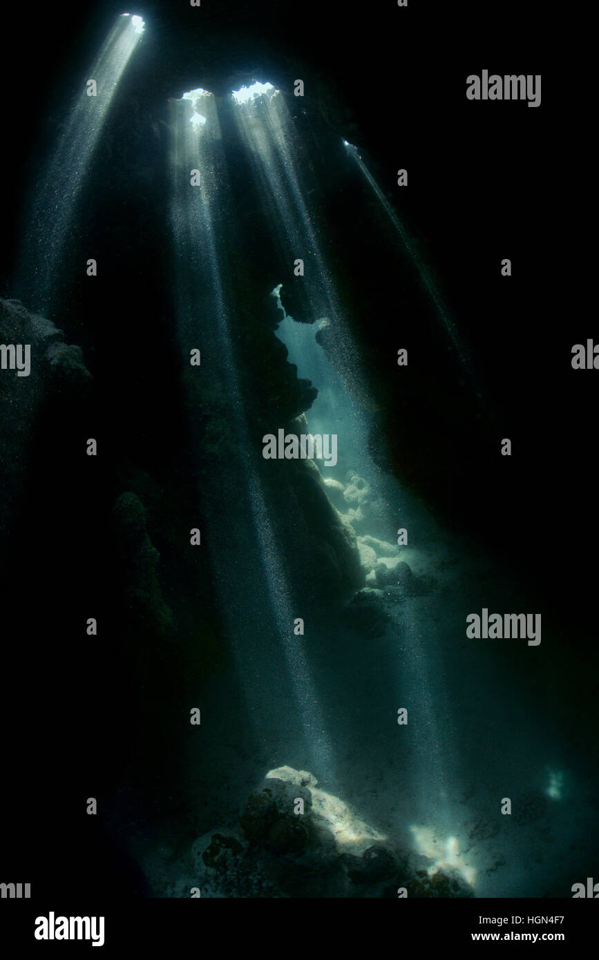 Rays of light in cave hires stock photography and images Alamy