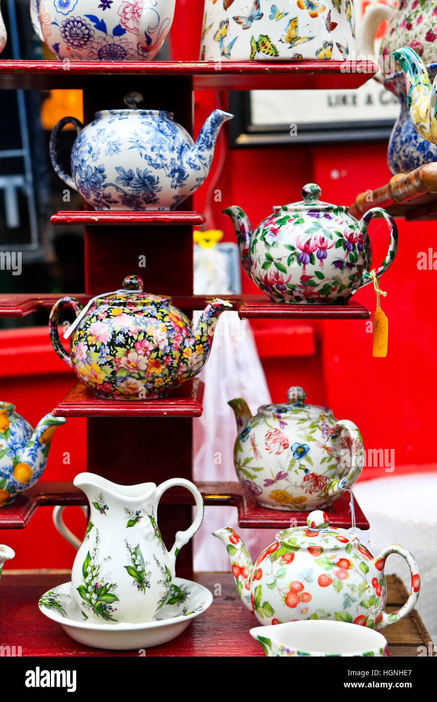 Londres antique shop hires stock photography and images Alamy