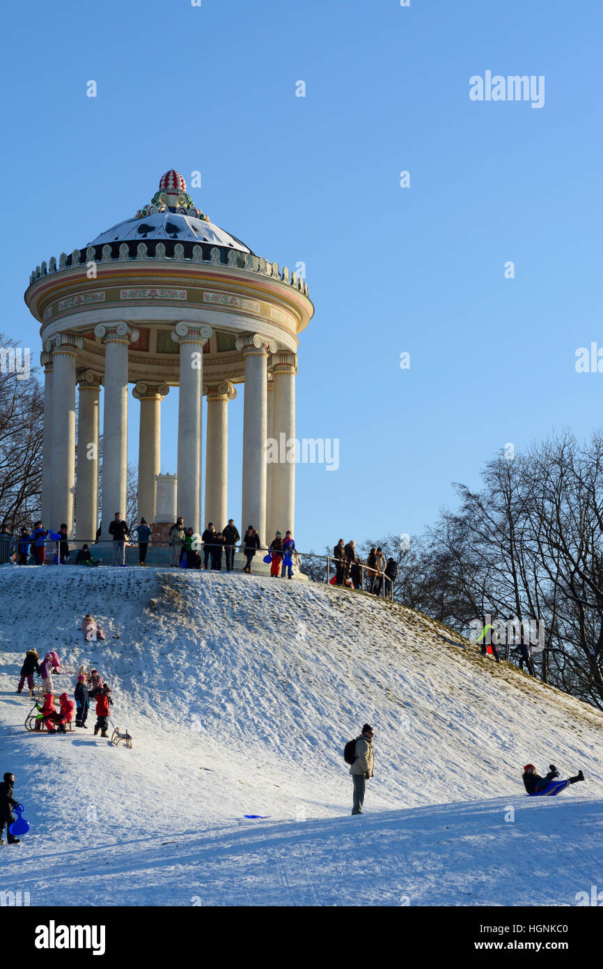 München, Munich children, kids, sledding, sleigh, sled, sledge, Monopteros in the Englischer