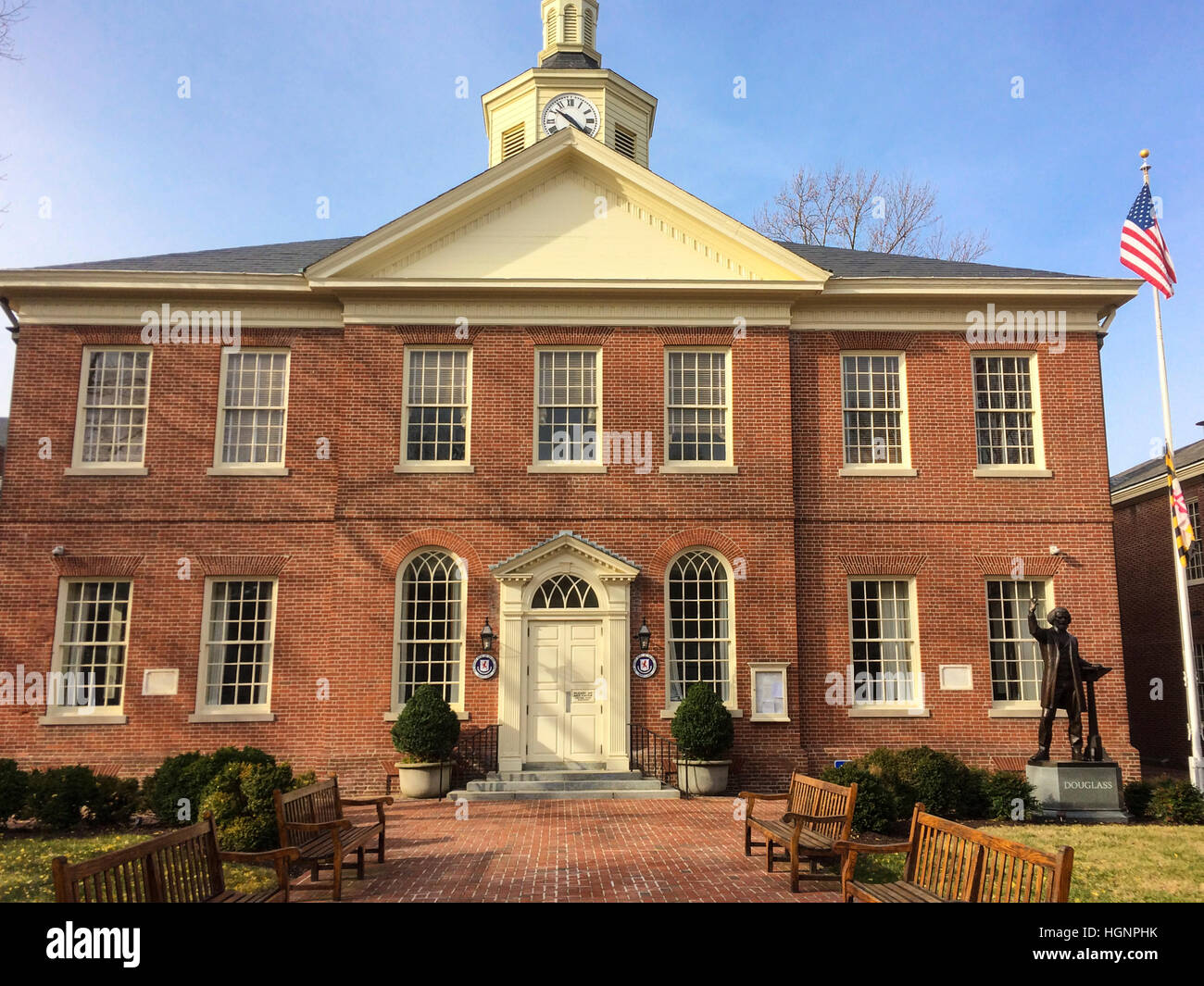Easton, Maryland.  Talbot County Court House.  Statue of Frederick Douglass on right. Stock Photo