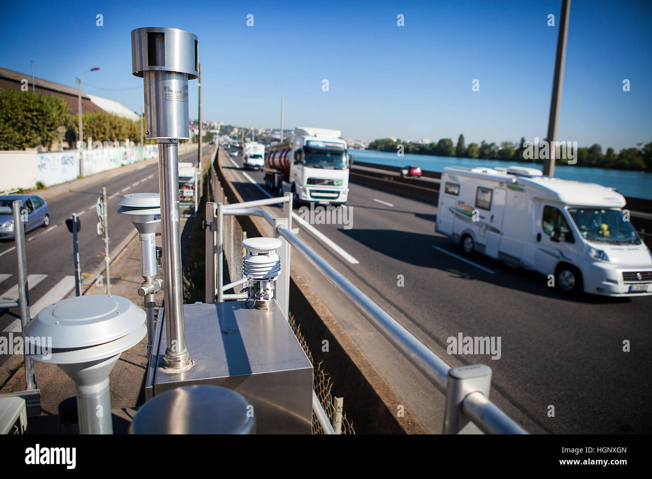 Air pollution measuring vehicle hires stock photography and images Alamy