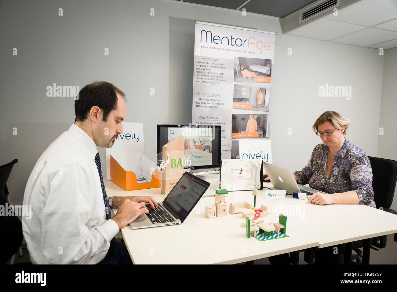 Hi tech office interiors hi-res stock photography and images - Alamy