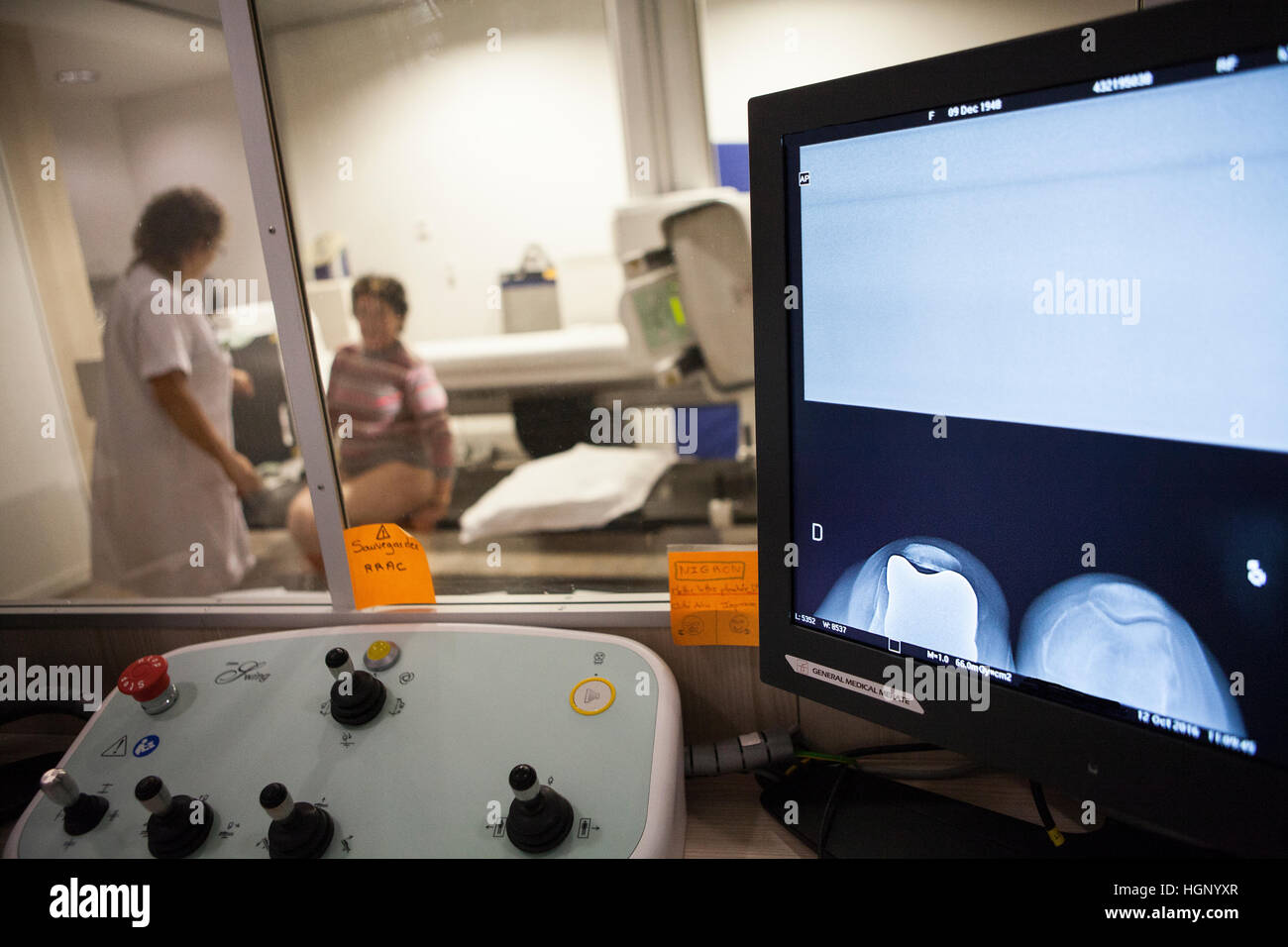 Older female patient radiology hires stock photography and images Alamy