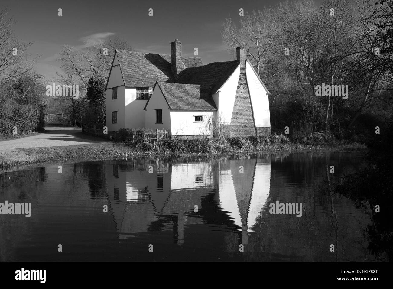 Willy Lotts Cottage, river Stour, Flatford Mill, Suffolk County, England Famous for use in John Constables painting The Hay Wain Stock Photo