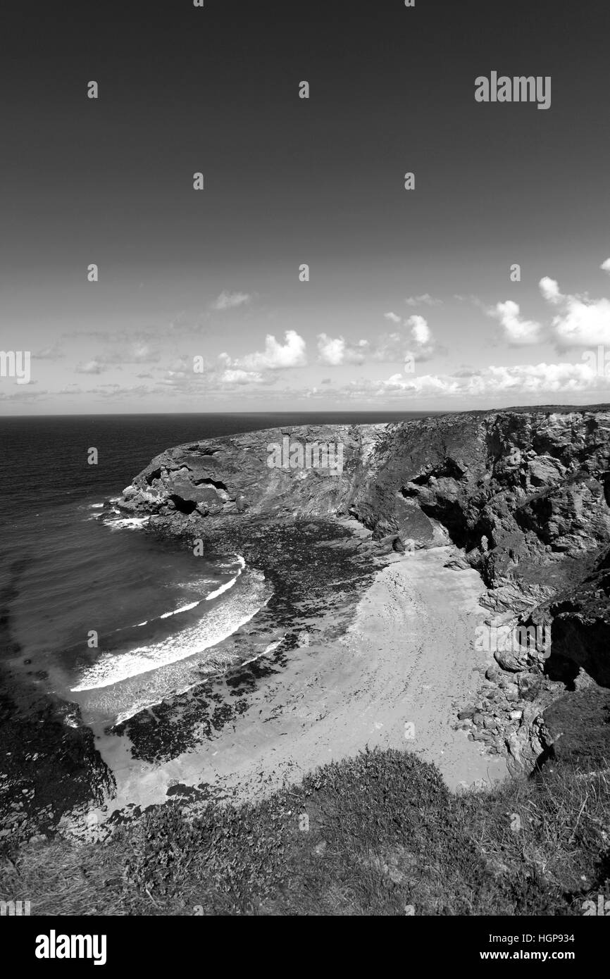 Geology of north cornwall coast Black and White Stock Photos & Images ...