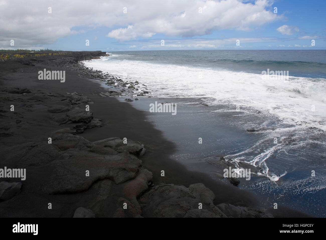 Kalapana black sand beach hires stock photography and images Alamy