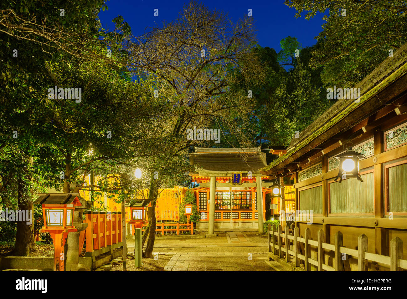 Yasaka shrine kyoto hi-res stock photography and images - Alamy