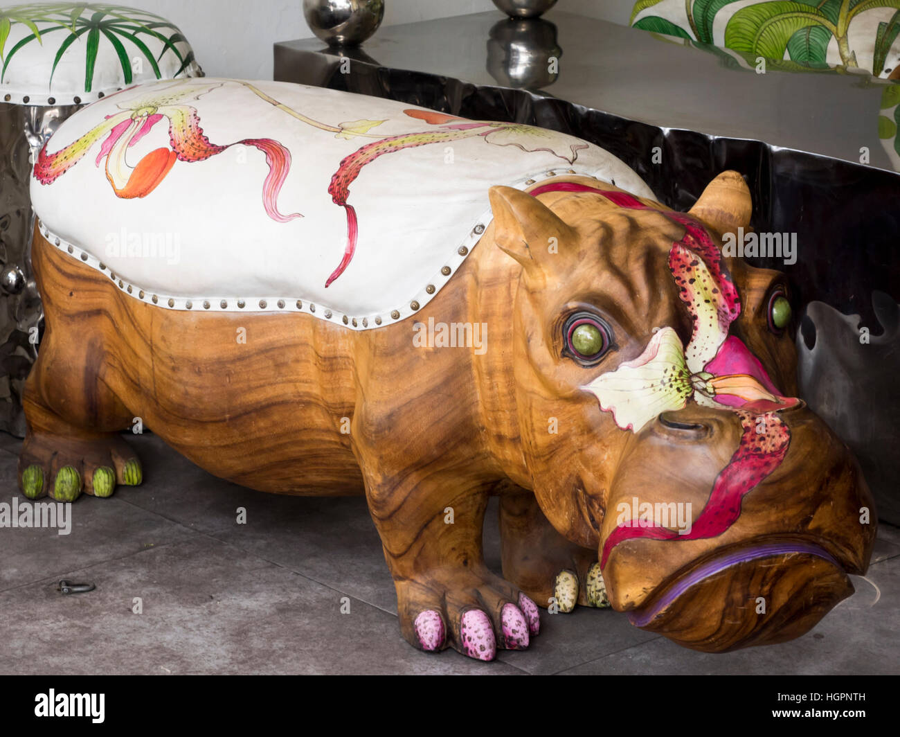 Bemaltes Nilpferd in Ubud Stock Photo