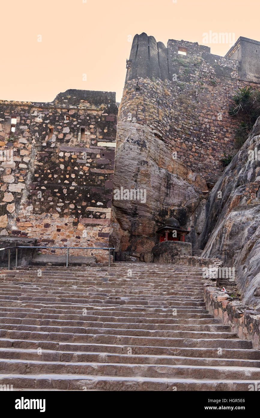 Old fort at the Ranthambore National Park in Rajasthan, India Stock ...