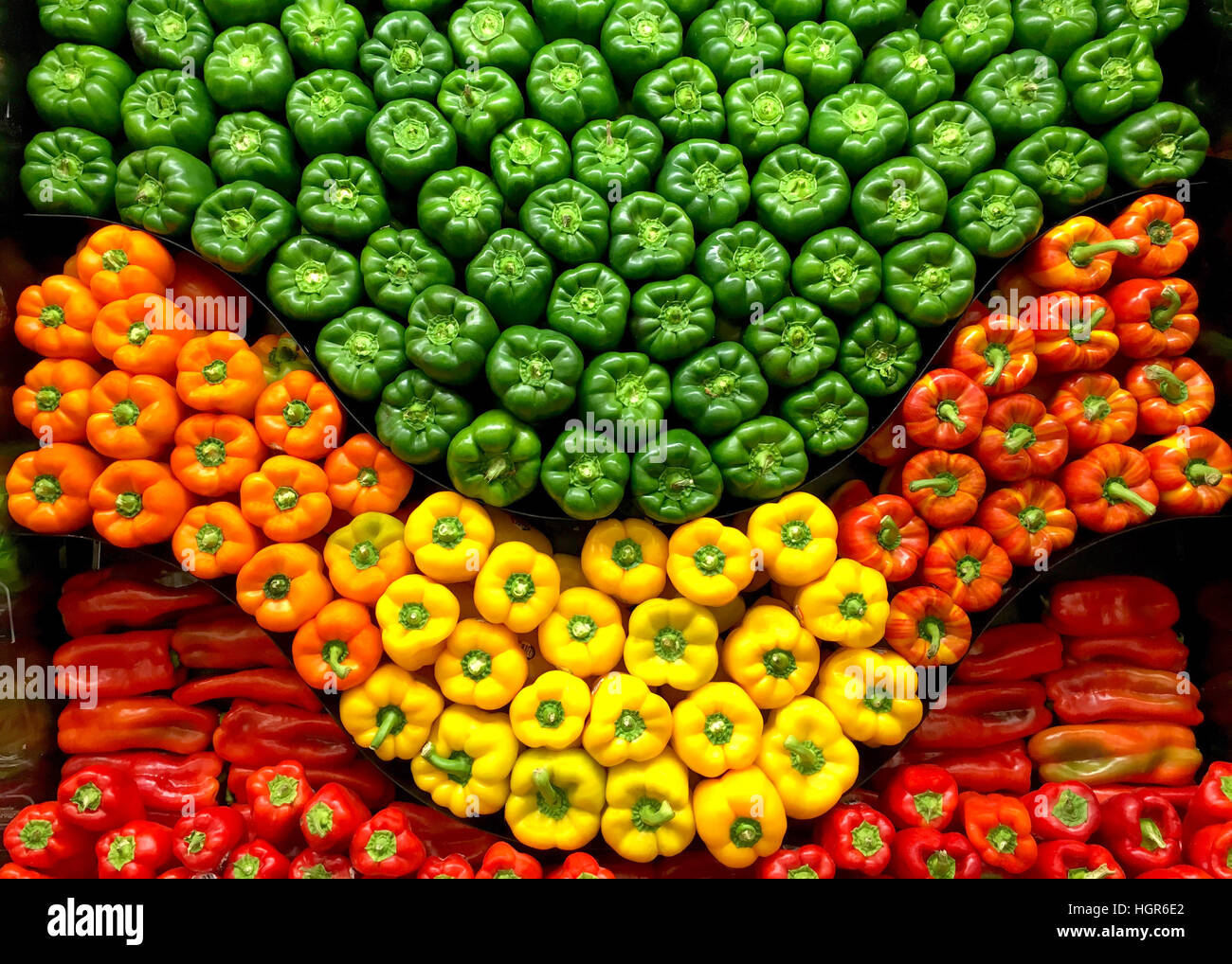 Display bright red bell peppers hi-res stock photography and images - Alamy