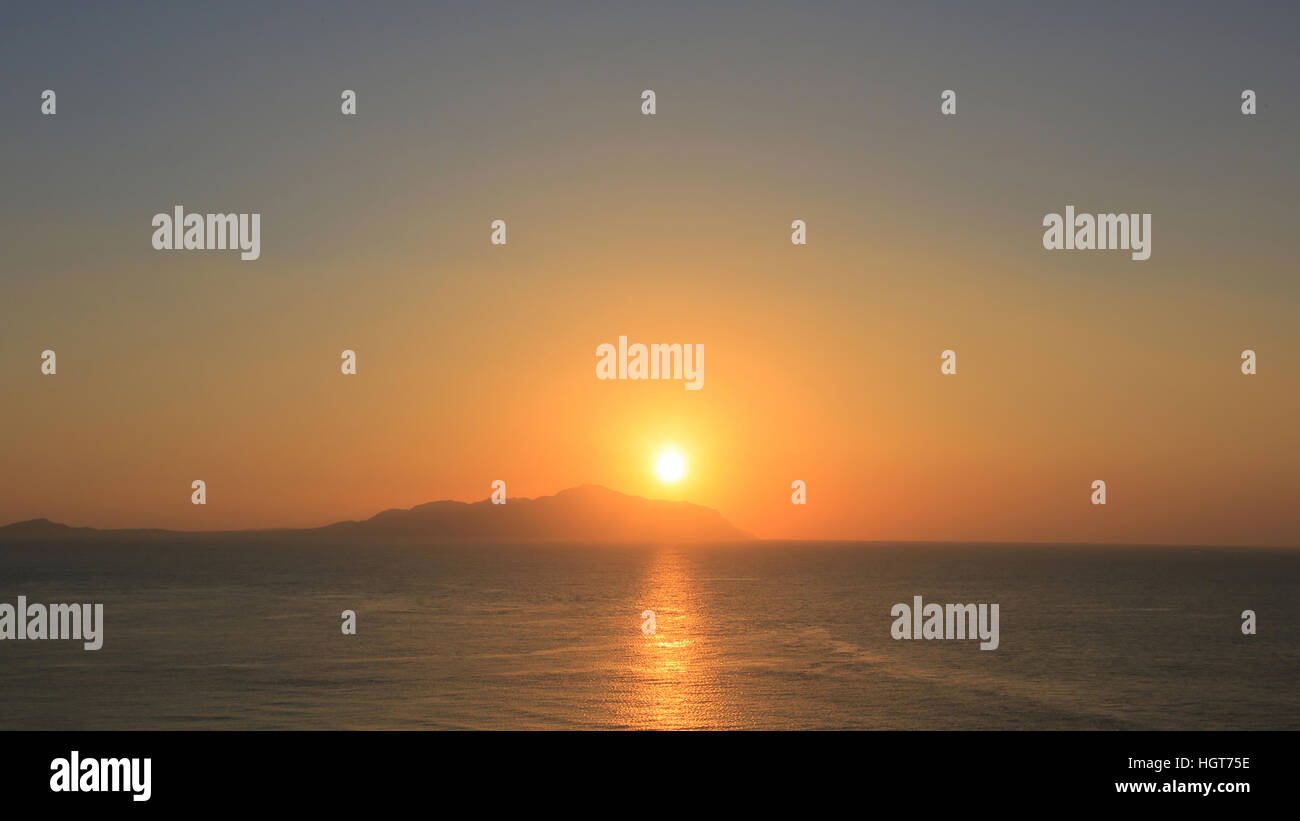 Beautiful sunrise at the sea hi-res stock photography and images - Alamy