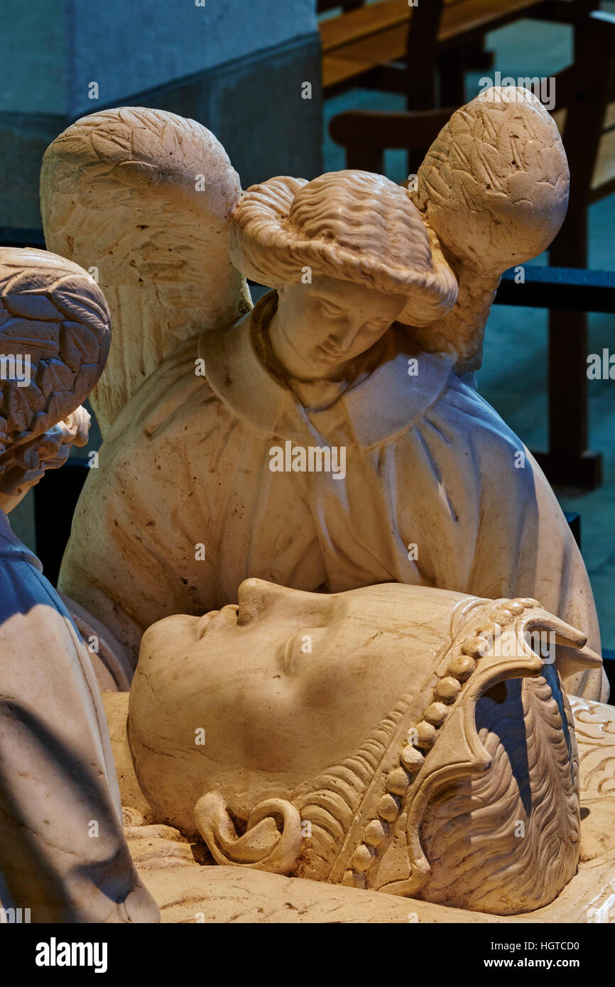 France, Indre-et-Loire (37), Loches, St-Ours church, collegiate Notre Dame, Agnes Sorel recumbent statue Stock Photo
