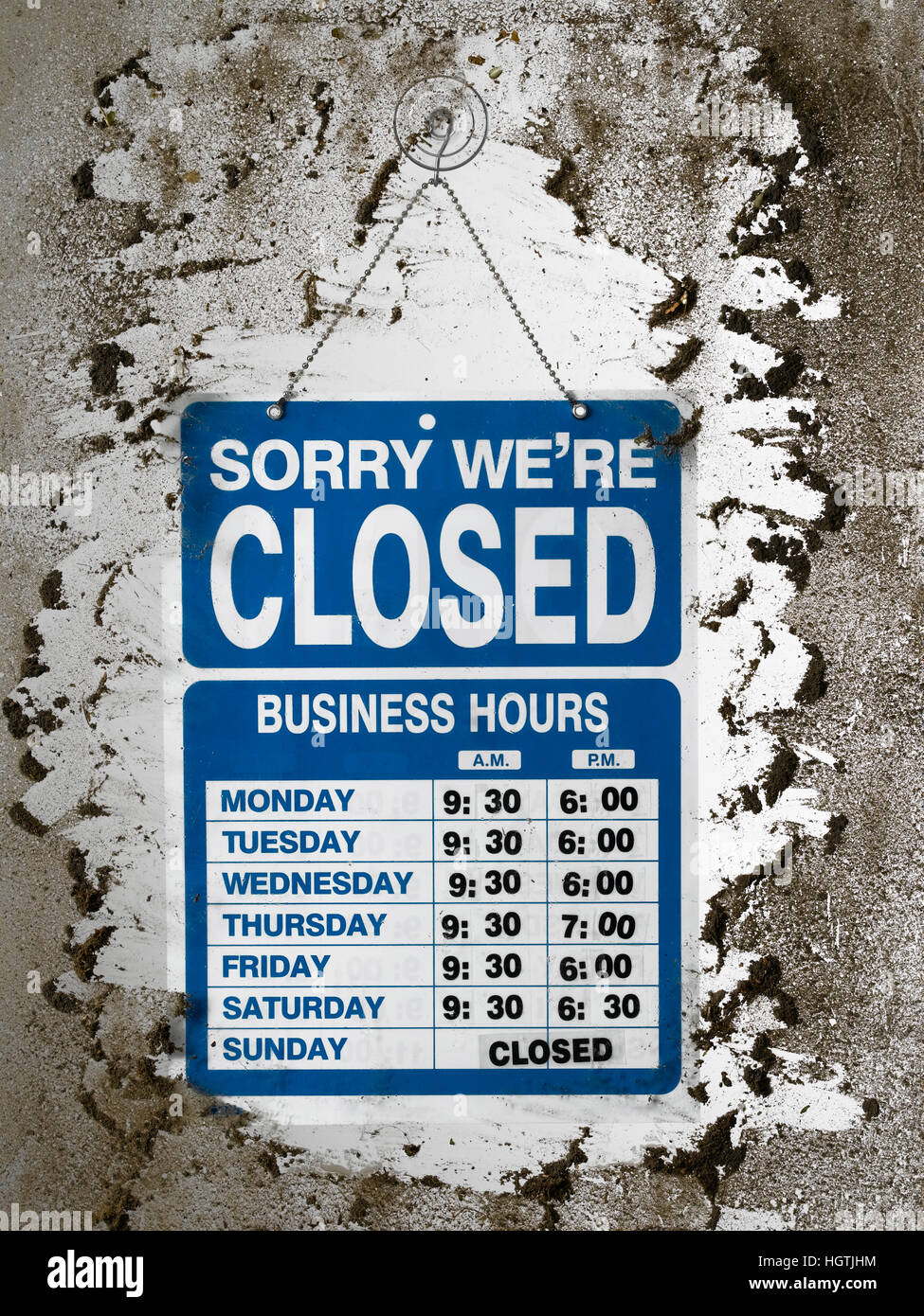 Shop business sign with a closed sign Stock Photo - Alamy
