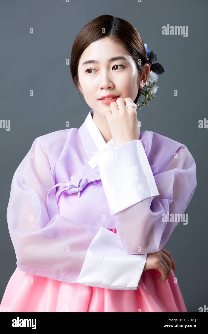 Young woman in traditional Korean clothes Stock Photo Alamy