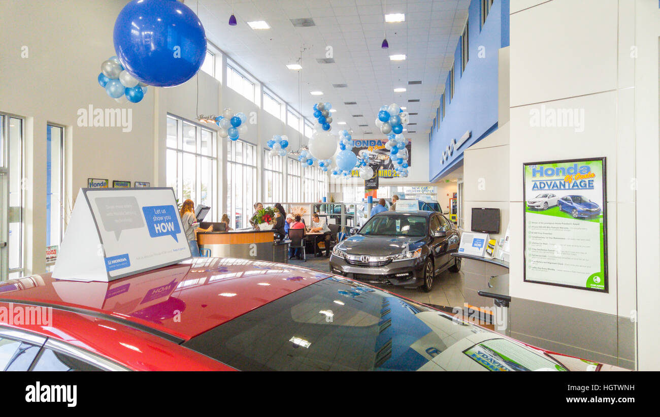 Honda dealership auto showroom Stock Photo