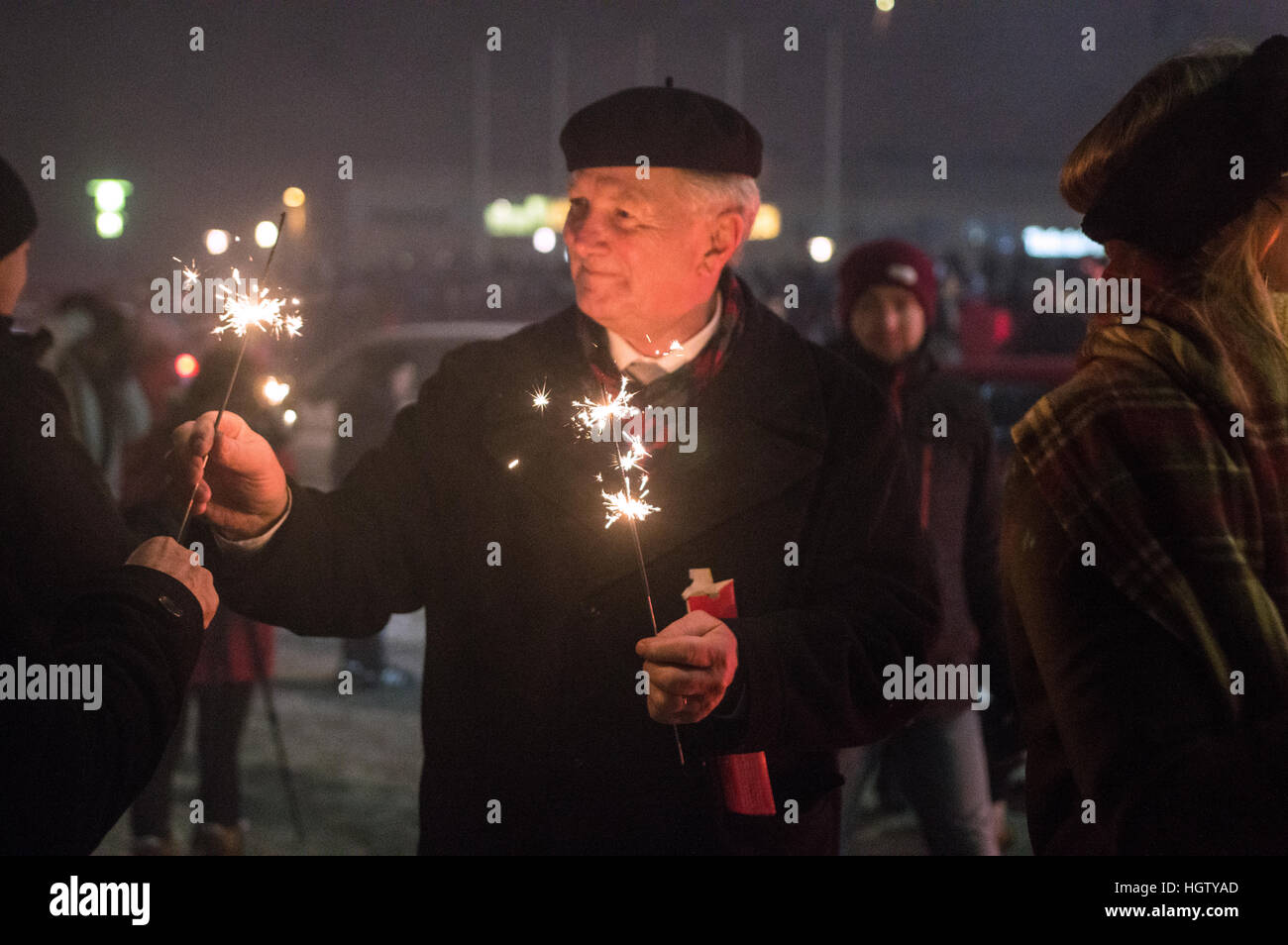 Man wearing a beret hi-res stock photography and images - Alamy