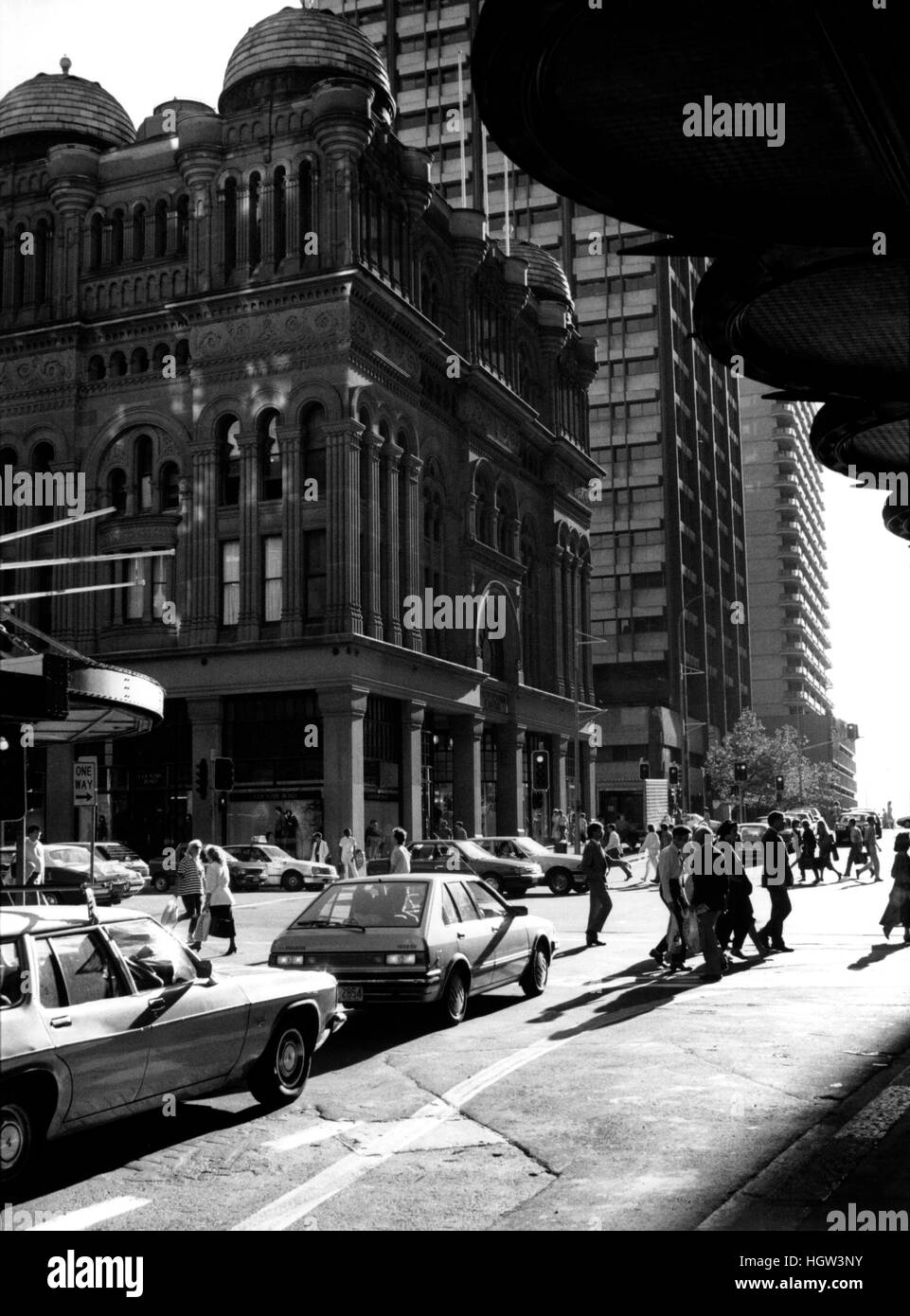 AJAXNETPHOTO. 1987. SYDNEY, AUSTRALIA. - VIEW FROM MARKET STREET TOWARDS INTERSECTION AT GEORGE STREET.  PHOTO:JONATHAN EASTLAND/AJAX  REF:SYDNEY 1987 Stock Photo