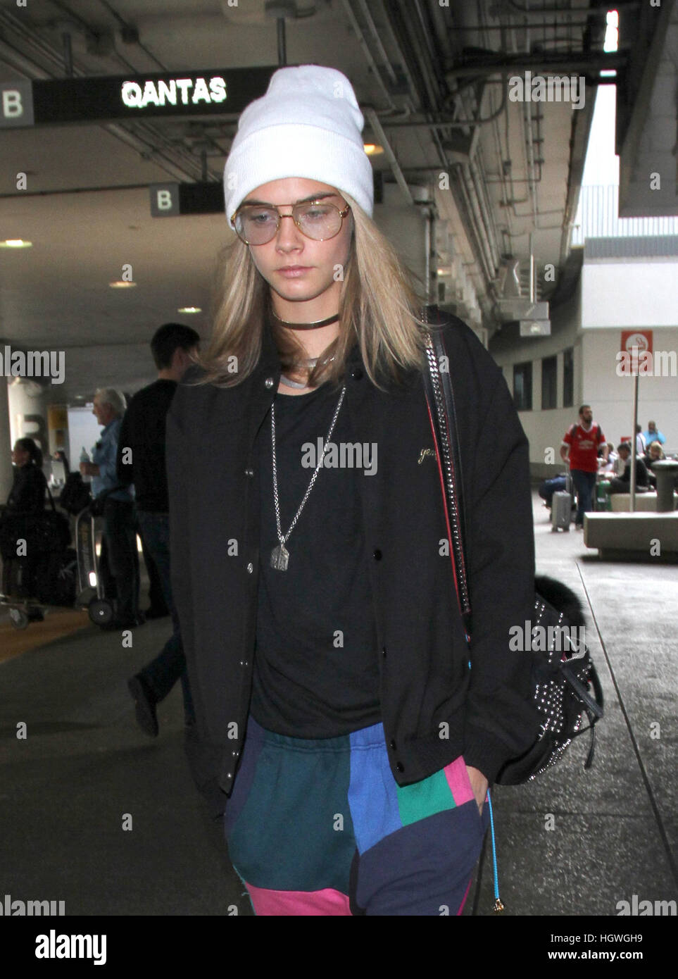 Actress airport 1970s hi-res stock photography and images - Alamy