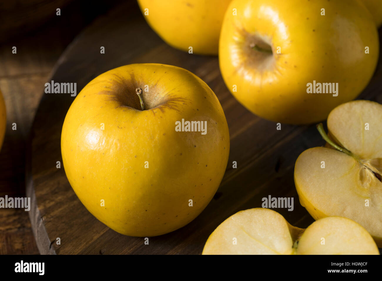 https://c8.alamy.com/comp/HGWJCF/raw-yellow-organic-opal-apples-ready-to-eat-HGWJCF.jpg