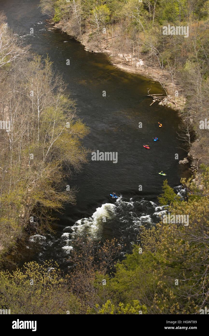 Kayaking in Tariffville on the Farmington River in Tariffville