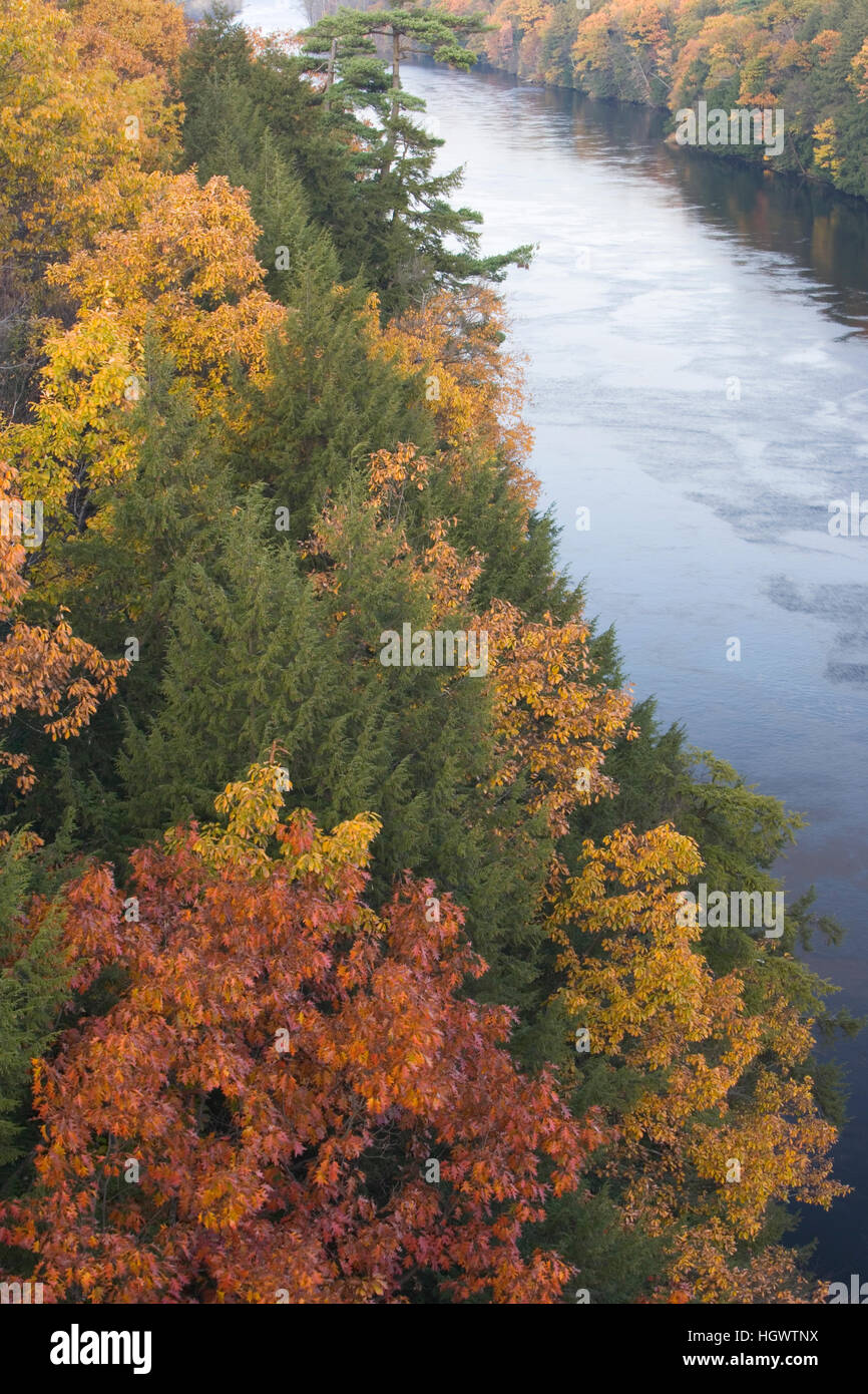 The Connecticut River in fall as seen from the French King Bridge in Erving, Massachusetts.  Route 2 - Mohawk Highway. Stock Photo