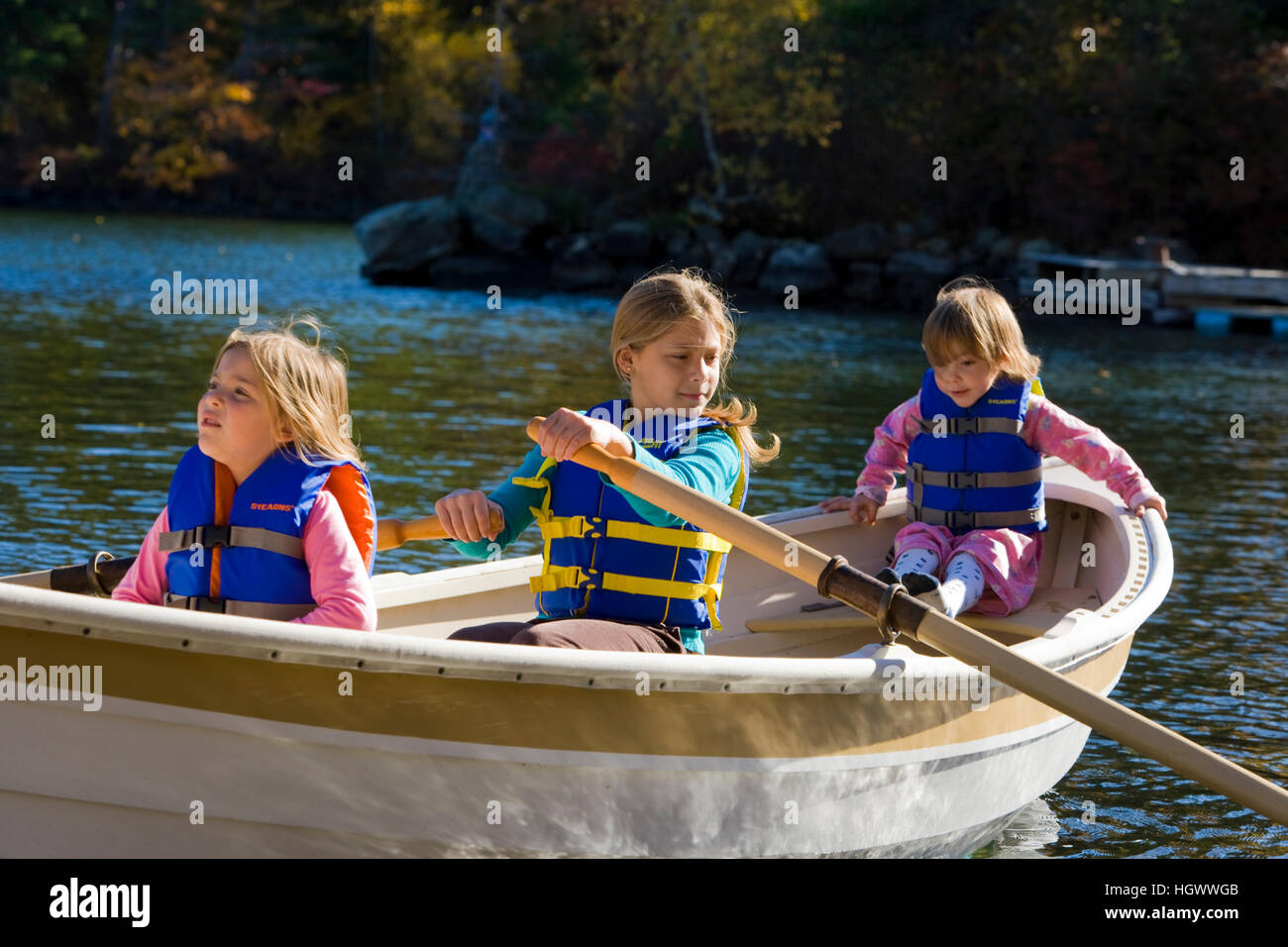 Young girls in a row boat hi res stock photography and images Alamy