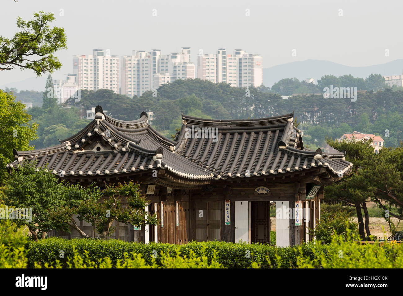 Whallejeong pavillion, now used for visitors to experience a tea ceremony. Gangneung Sunkyojang, Gangneung-si, Gangwon Province, South Korea Stock Photo