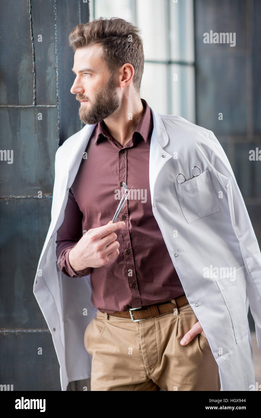 Doctor portrait medical hi-res stock photography and images - Alamy
