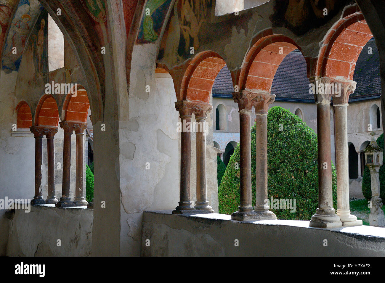 Kreuzgang im Dom mit Wandmalereien, Brixen, Suedtirol, Europa, Stock Photo