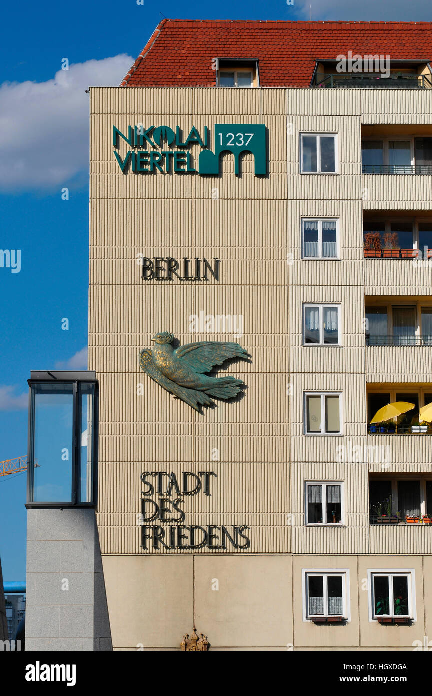 Plattenbau, Spreeufer, Nikolaiviertel, Mitte, Berlin, Deutschland Stock Photo
