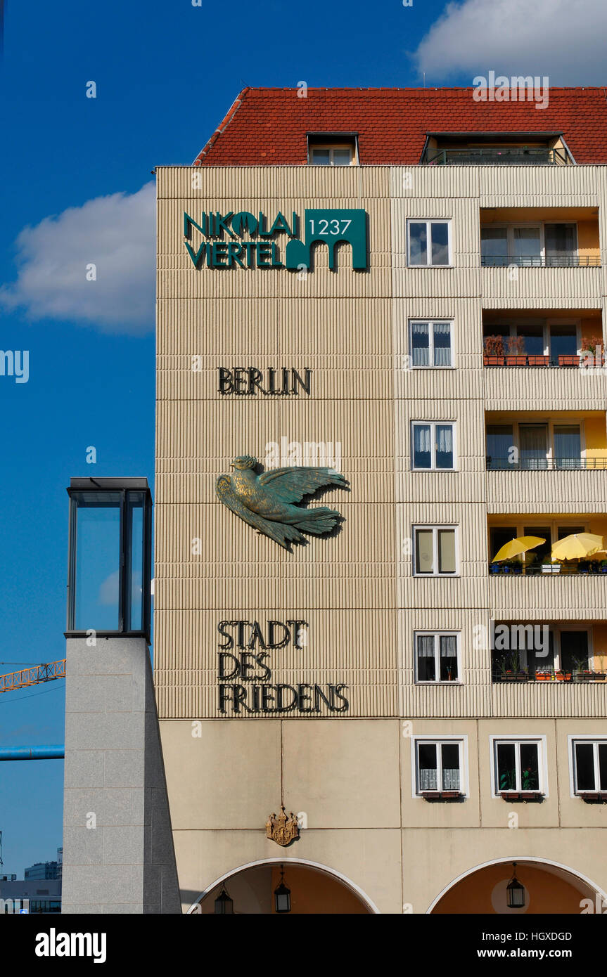 Plattenbau, Spreeufer, Nikolaiviertel, Mitte, Berlin, Deutschland Stock Photo