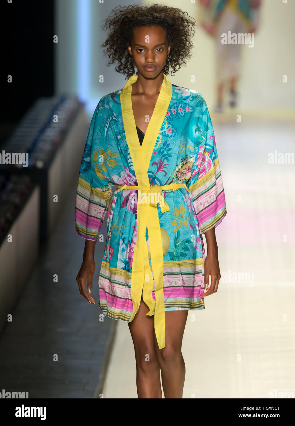 Fashion desigual hi-res stock photography and images - Alamy