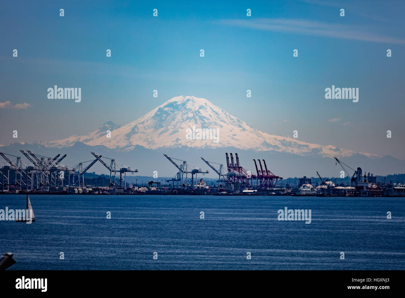 Mount Rainer In Seattle Mount Rainier from Puget Sound in Seattle Washington Stock Photo - Alamy