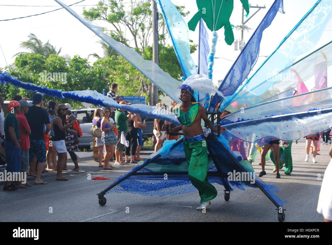 Rio carnival headdress hi-res stock photography and images - Alamy