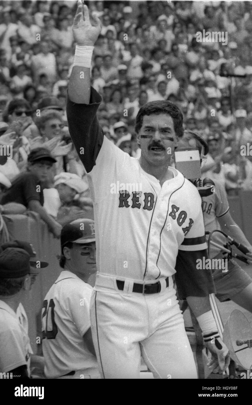 Red Sox Dwight Evans waves to the Fans during his last game  with the Red Sox at Fenway Park in Boston Ma USA photo by Bill Belknap Stock Photo