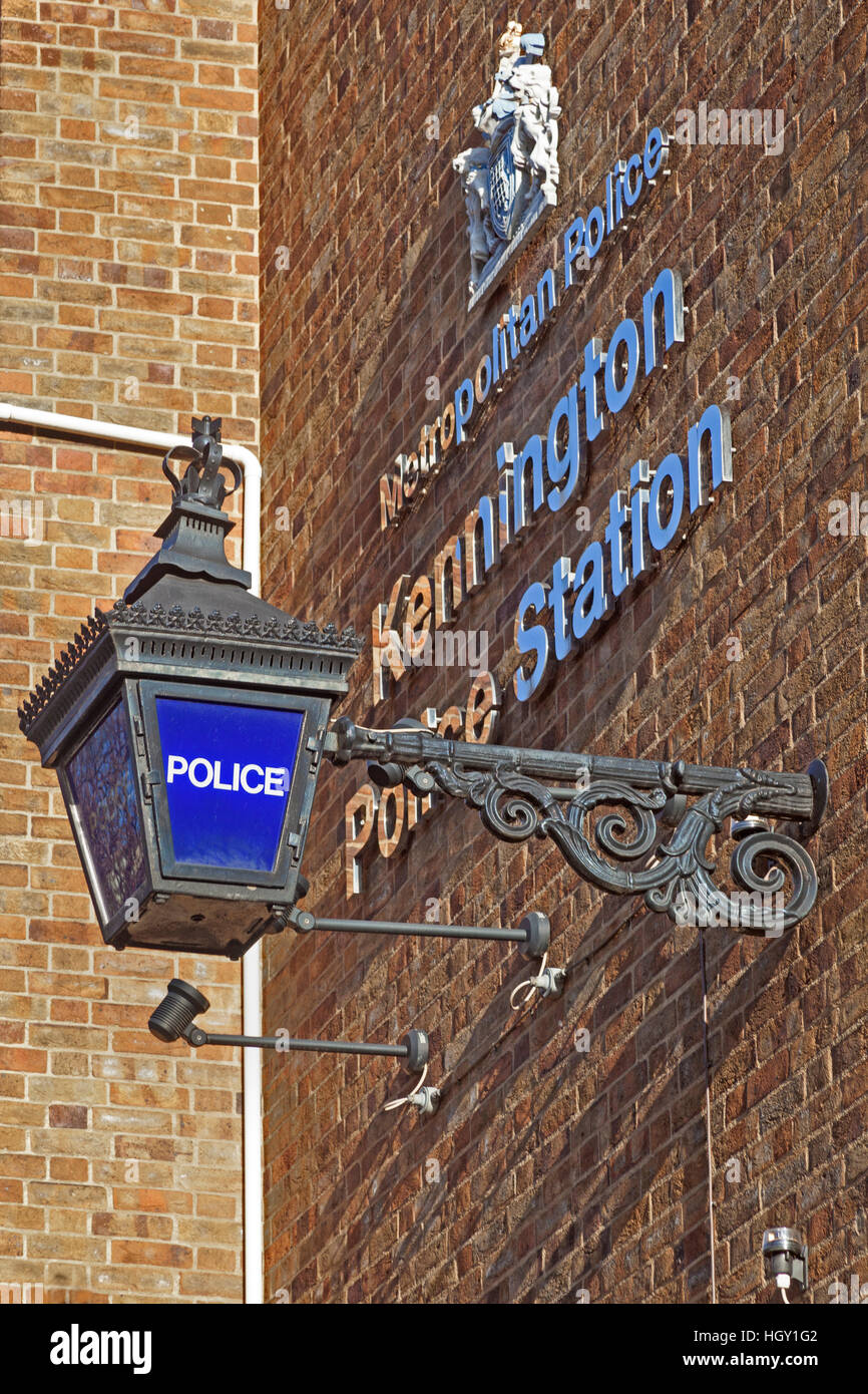 London, Lambeth    Kennington police station in Kennington Road Stock Photo