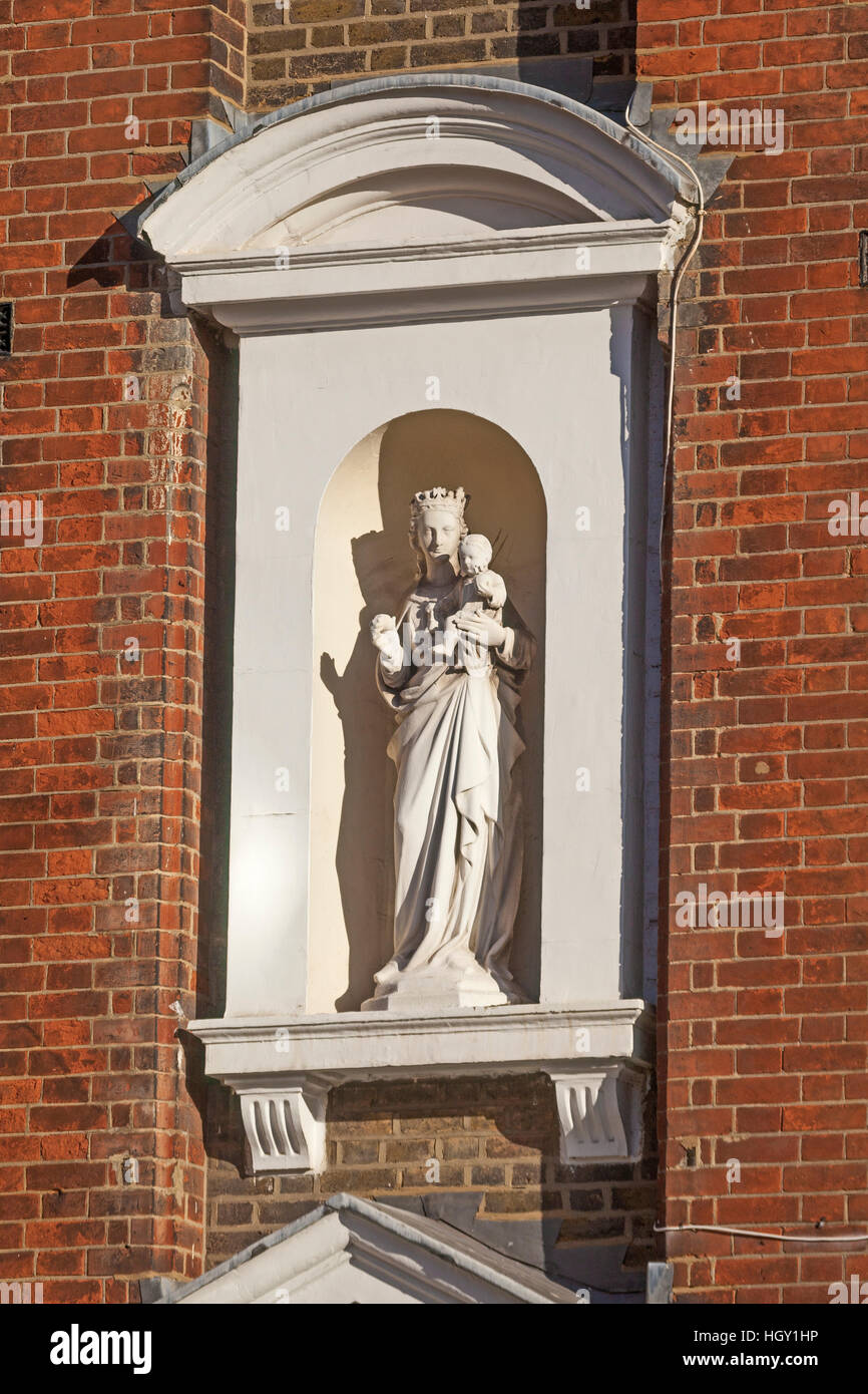 London, Southwark   A Madonna and Child sculpture at Notre Dame RC Girls' High School in St George's Road Stock Photo