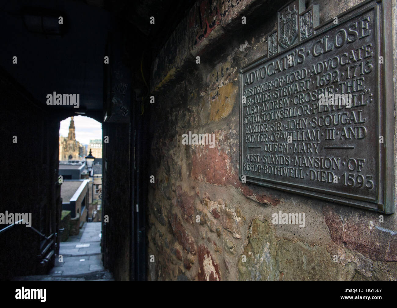 The bronze plaque at the entrance to Advocates Close on Edinburgh's historic Royal Mile. Stock Photo