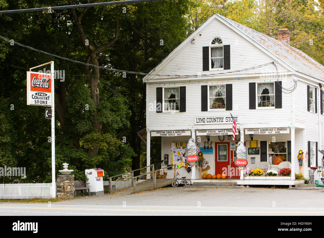 The Lyme Country Store in Lyme, New Hampshire Stock Photo Alamy