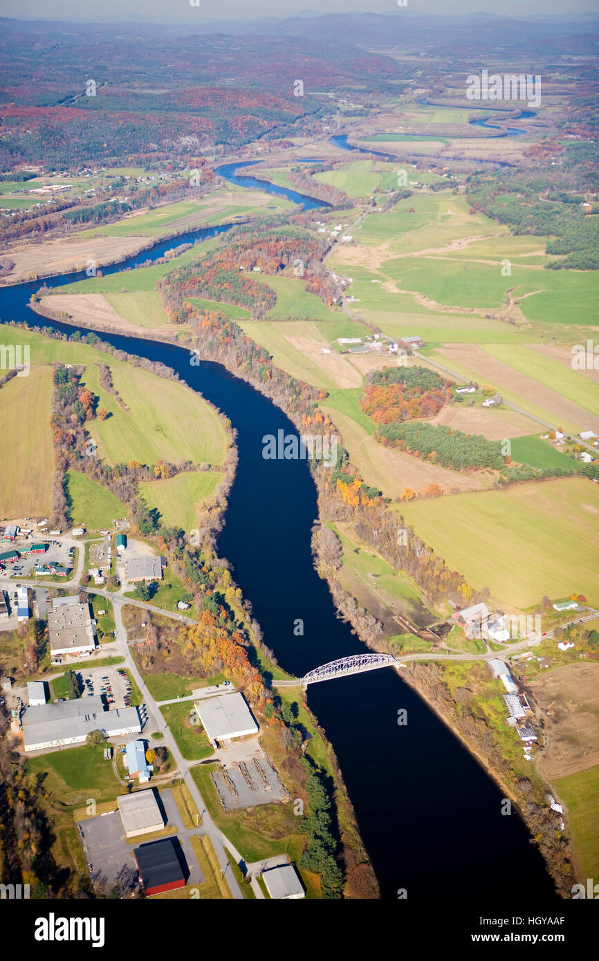 The Connecticut River as it flows between Bradford, Vermont and Piermont, New Hampshrie. Aerial. Stock Photo